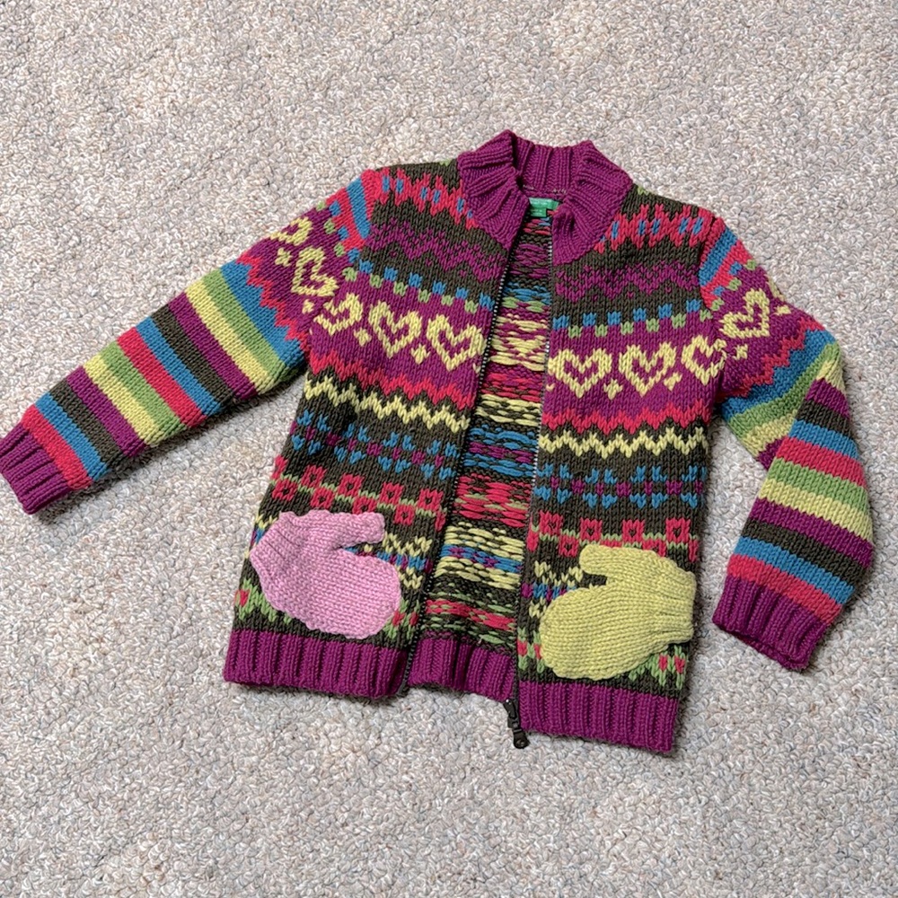United colors of Bennington vintage sweater in magenta, with mitten pockets